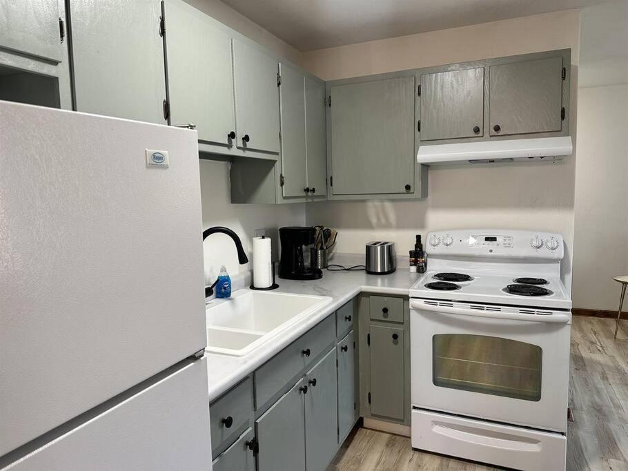 Capital Suite On 6Th Street - King Bed / Downtown! Springfield Buitenkant foto