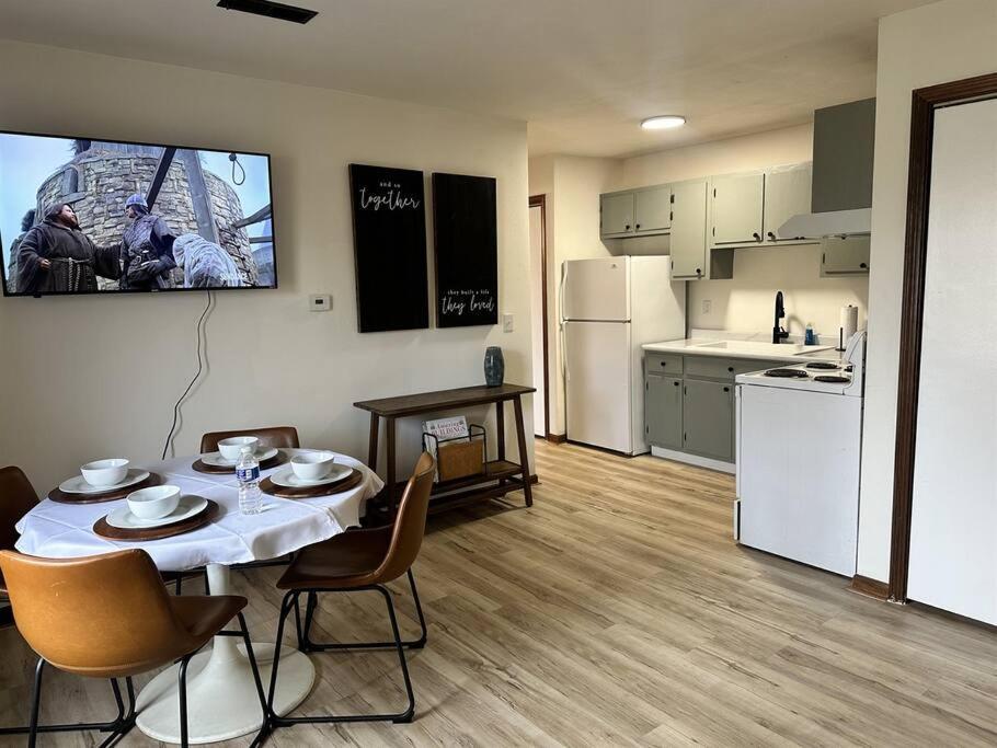 Capital Suite On 6Th Street - King Bed / Downtown! Springfield Buitenkant foto