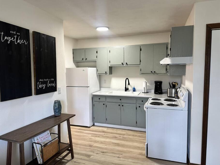 Capital Suite On 6Th Street - King Bed / Downtown! Springfield Buitenkant foto